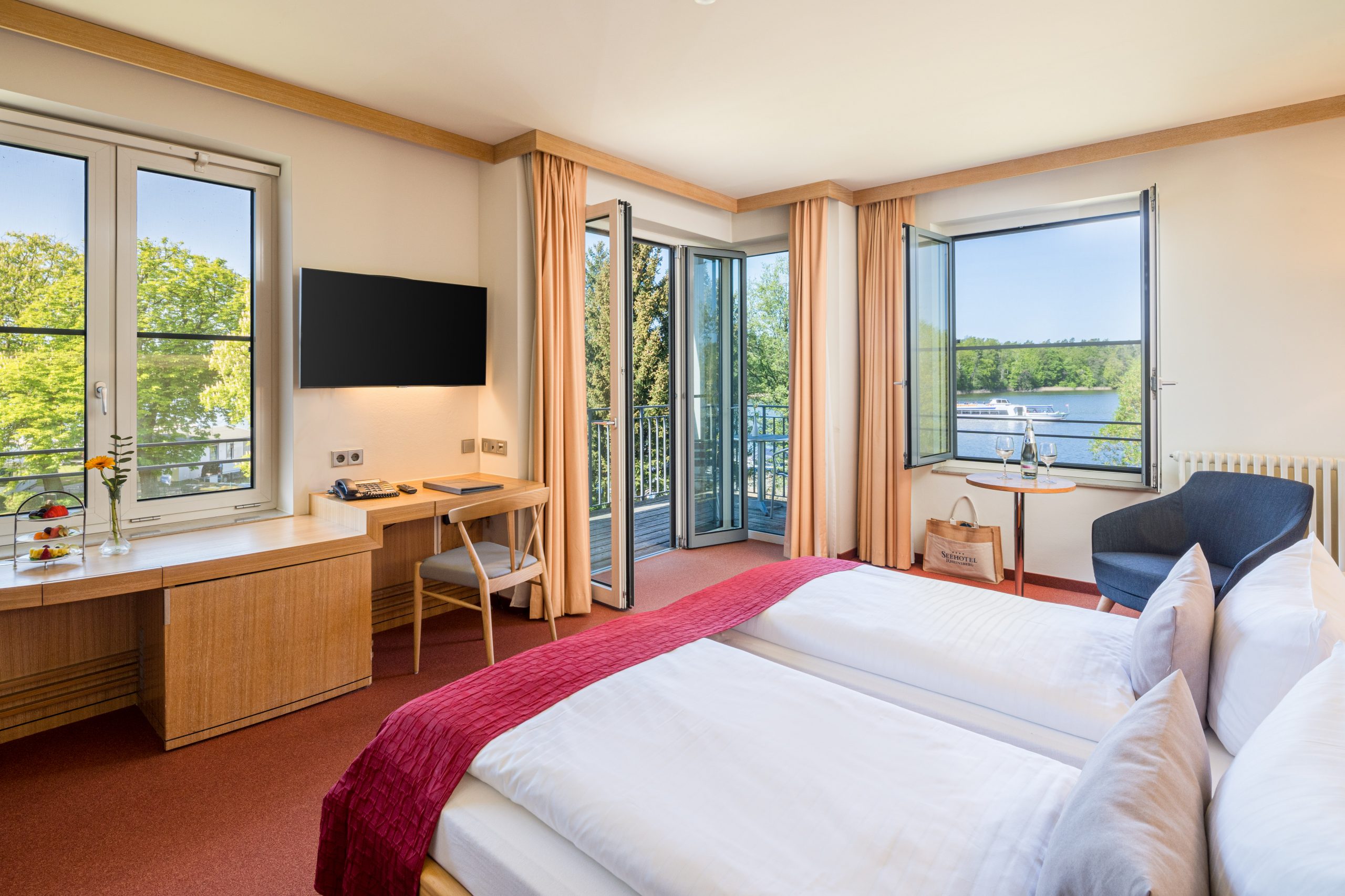 premium zimmer seehotel rheinsberg ausblick scaled 2.jpg